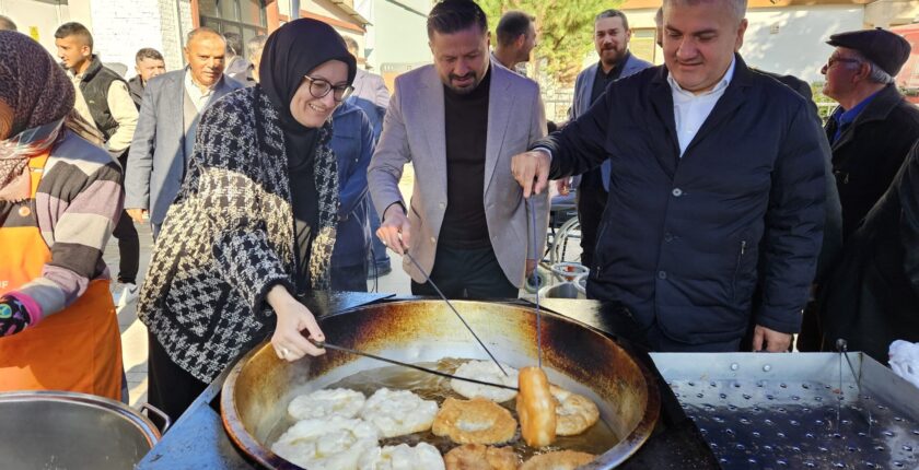AK Parti Heyeti Sındırgı’da Deprem Sonrası Çalışmaları Yerinde İnceledi