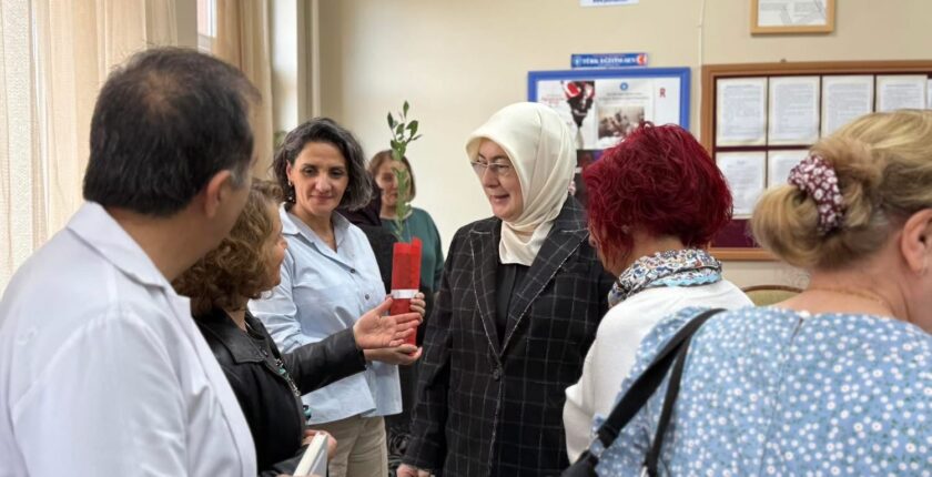 AK Parti Teşkilatı Öğretmenler Günü’nde Sahadaydı: Yalova’da Anlamlı Buluşmalar