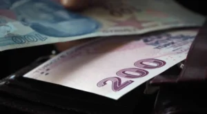 Emeklilerin Bayram İkramiyeleri Bugün Yatmaya Başladı