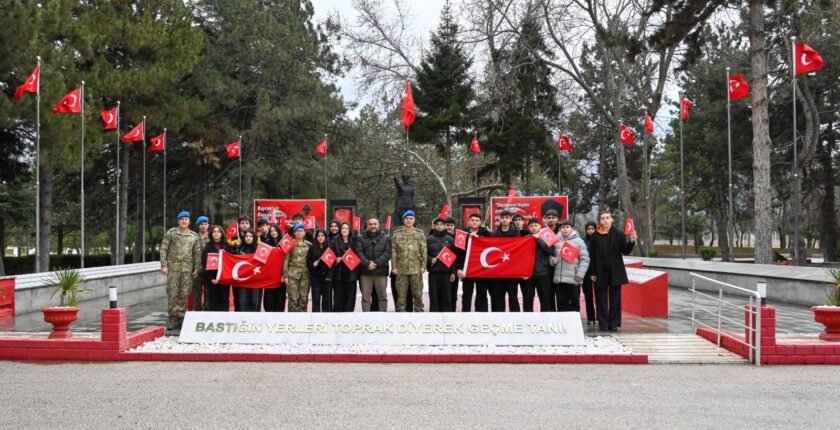“Mehmetçikle Bir Gün” Projesi Kapsamında Öğrenciler Kışlalarda Misafir Edildi