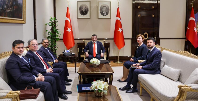 Cumhurbaşkanı Yardımcısı Cevdet Yılmaz, D-8 Genel Sekreteri Süheyl Mahmud’u Kabul Etti