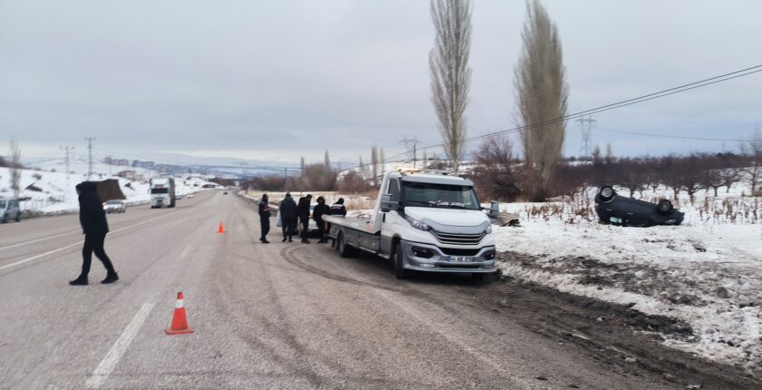 Malatya’da Kuş Sürüsüne Çarpmamak İsteyen Otomobil Takla Attı: 1 Yaralı