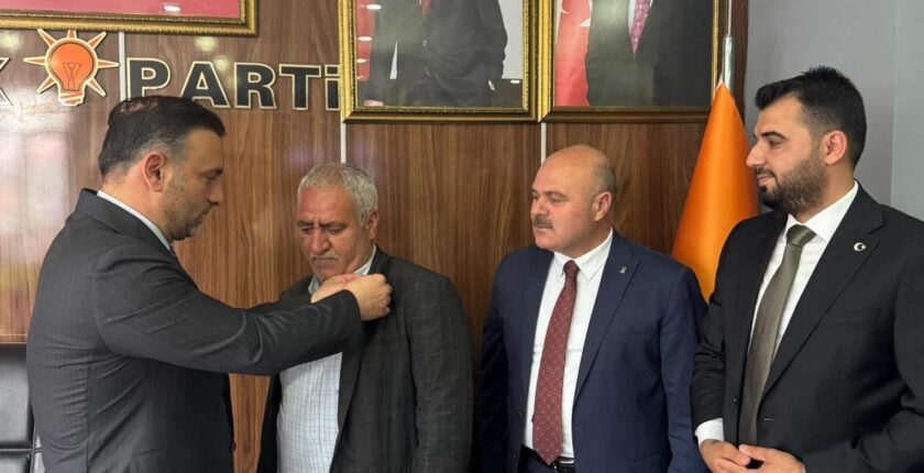 Gelecek Partisi İlçe Başkanı AK Parti’ye Katıldı