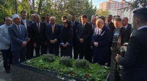 MHP Lideri Devlet Bahçeli’den Alparslan Türkeş’in Kabrine Kurban Bayramı Ziyareti