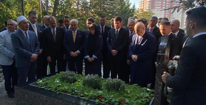 MHP Lideri Devlet Bahçeli’den Alparslan Türkeş’in Kabrine Kurban Bayramı Ziyareti